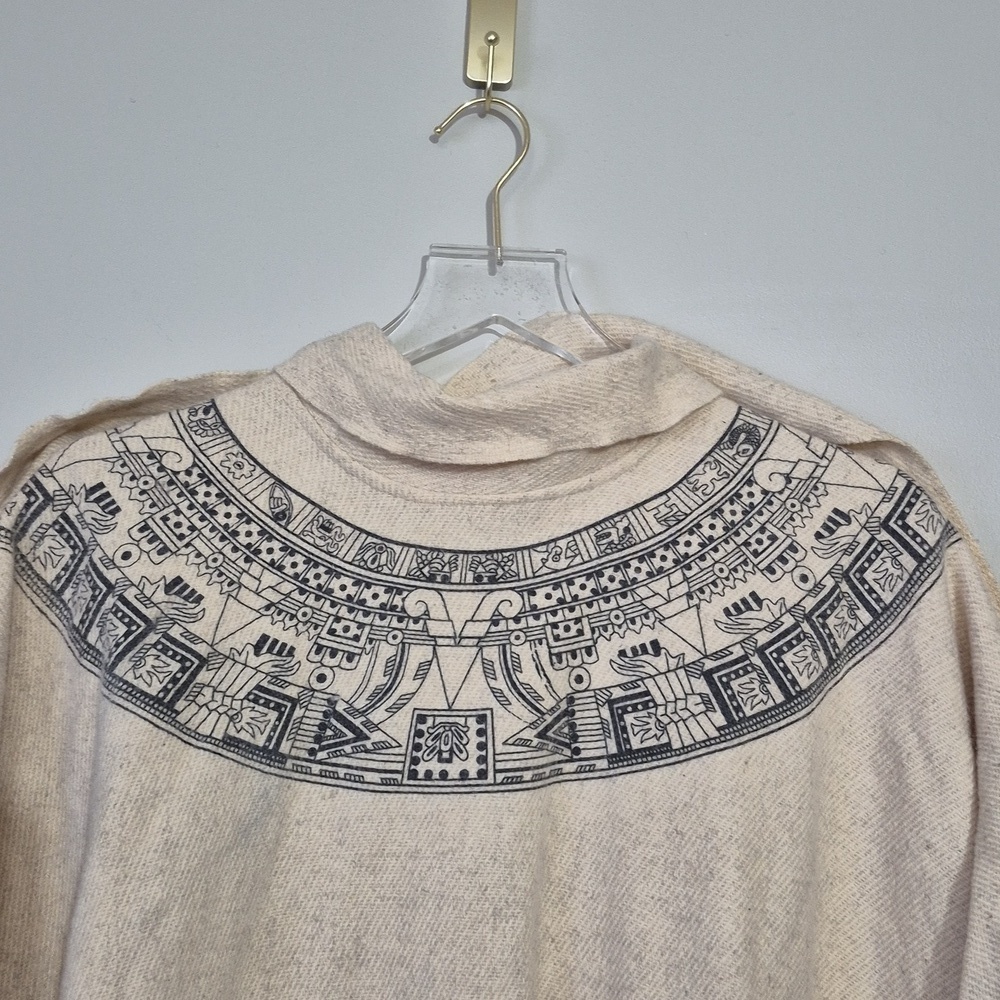 Vintage Cream Aztec Print Wool Fringe Poncho Cape One Size Festival Boho Western - Picture 9 of 10